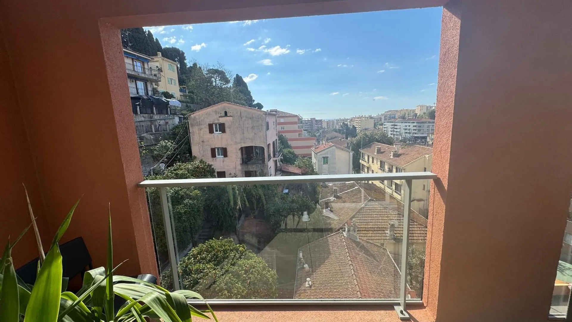 Superbe 3 Pieces Familiale Apartment Menton 0*,  France